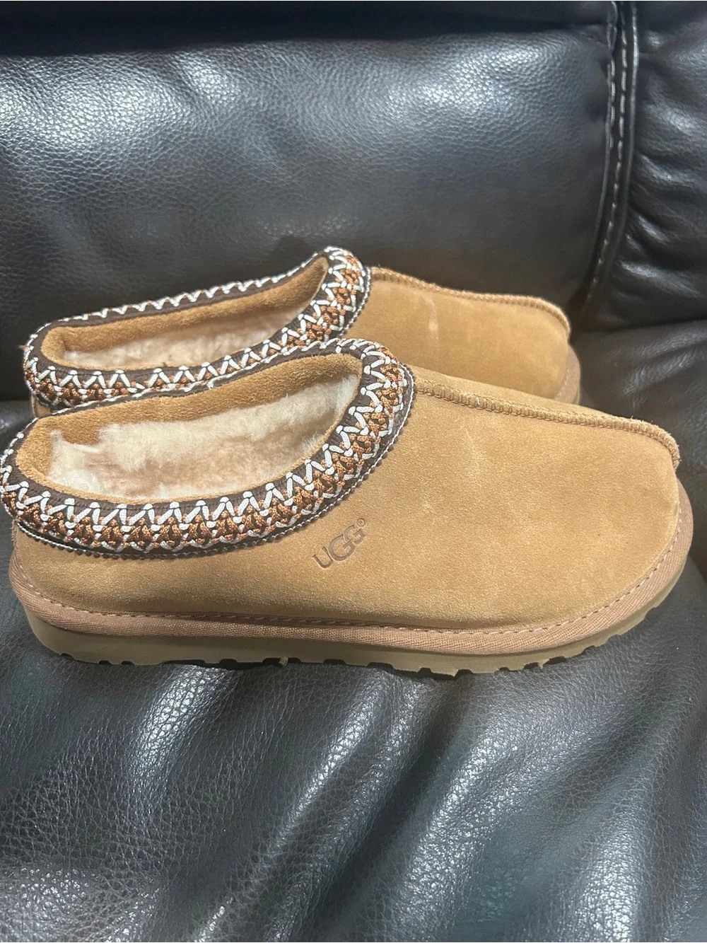 UGG Kids Chestnut Brown Suede Slip-On Cozy Slipper  BIG BOY/GIRLS 6  Ladies 5